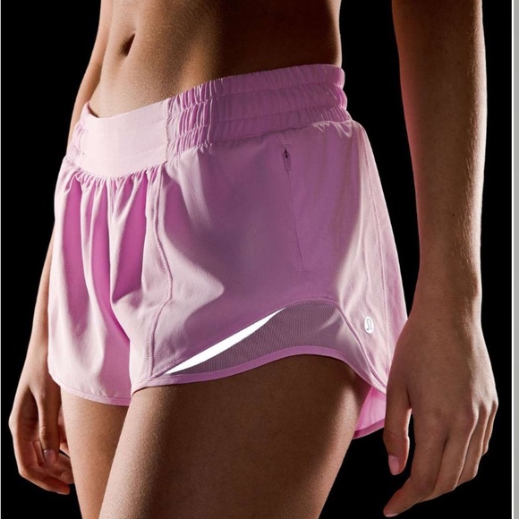 Lululemon Hotty Hot Low-Rise Lined Short 2.5" - Picture 1 of 5